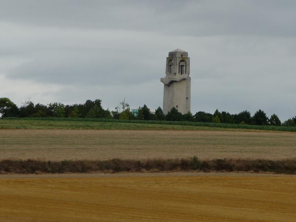 ホテル Le Relais De L'Aube Villers-Bretonneux エクステリア 写真